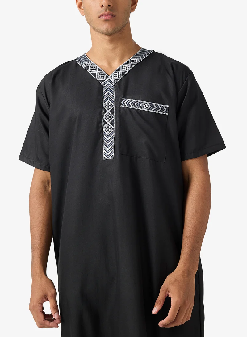 Robert Wood  V Neck Classic Thobe for Men | Best Price UAE